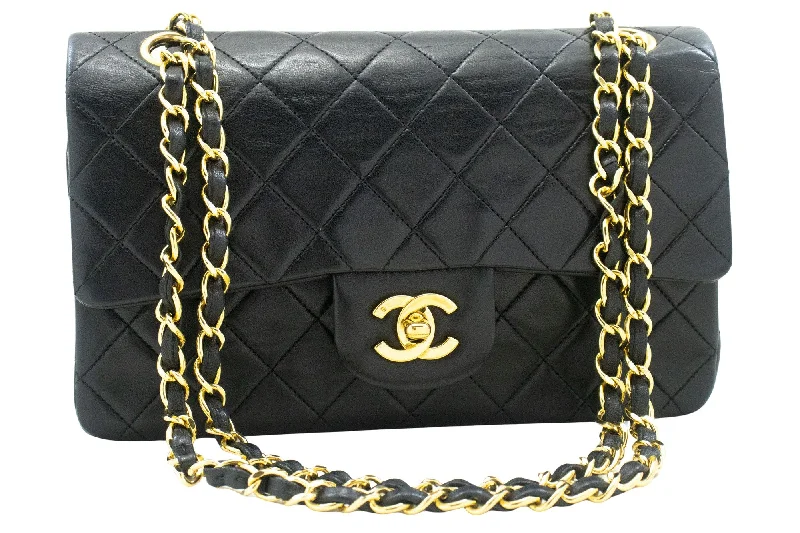 Handle bags with vintage vibes for nostalgia -Chanel  Leather Shoulder Bag (Pre-Owned)