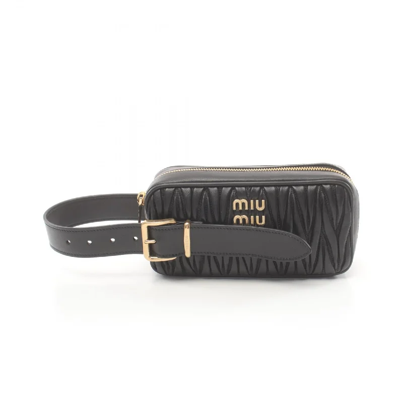 Handle bags with soft fabric for comfort -Miu Miu  Leather Clutch Bag (Pre-Owned)