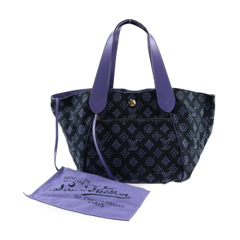 Handle bags with floral embroidery for detail -Louis Vuitton  Canvas Leather Handbag Tote Bag (Pre-Owned)