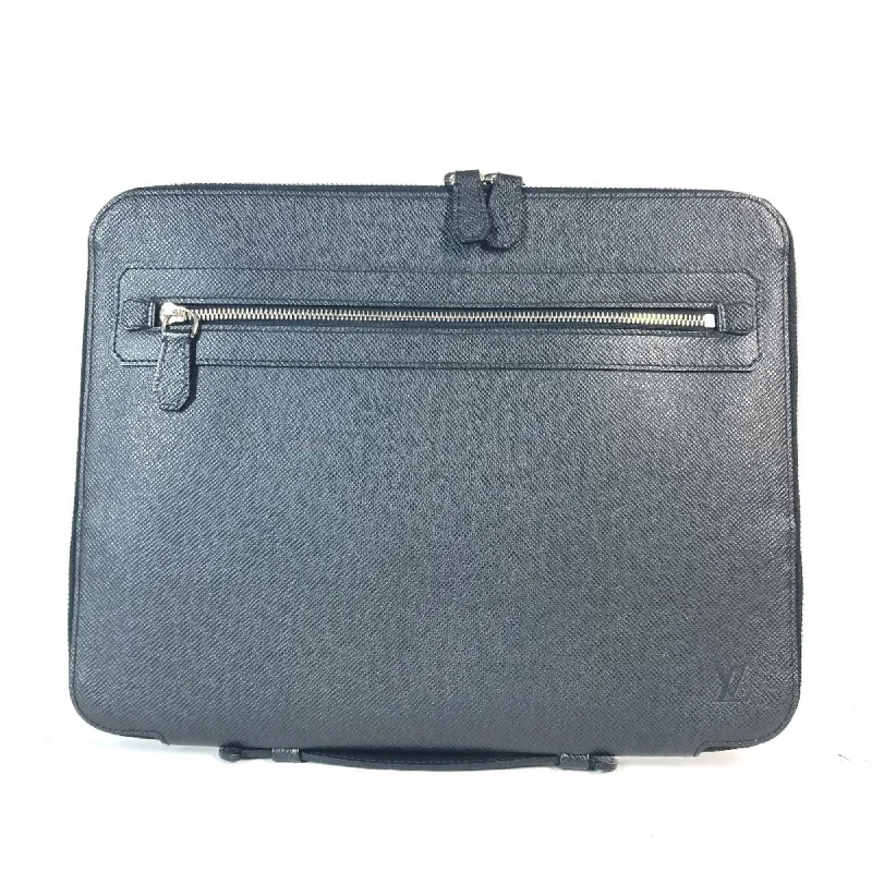 Handle bags with denim fabric for casual -Louis Vuitton Ardoise  Taiga Leather Clutch Bag (Pre-Owned)