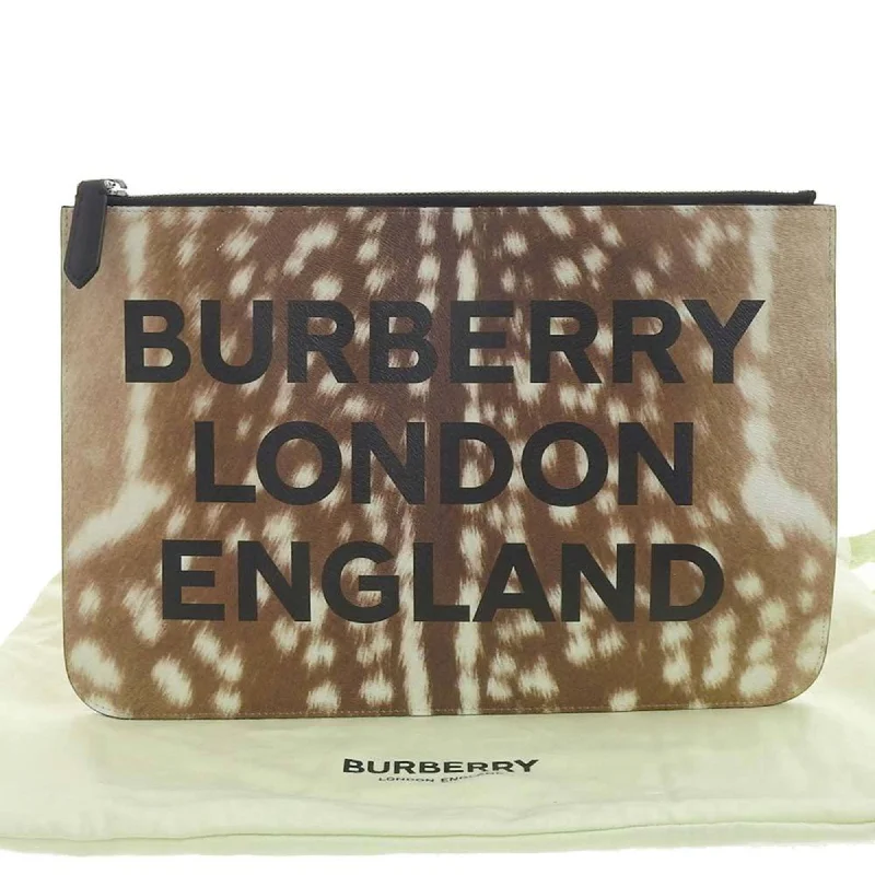 Handle bags with quilted leather for luxury -Burberry  Leather Clutch Bag (Pre-Owned)