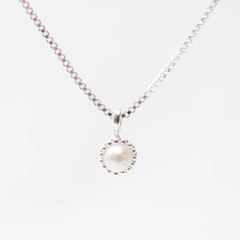 Unique necklaces and pendants with engraved messages for a sentimental gift-Silver & Freshwater Pearl Milgrain Edge Necklace